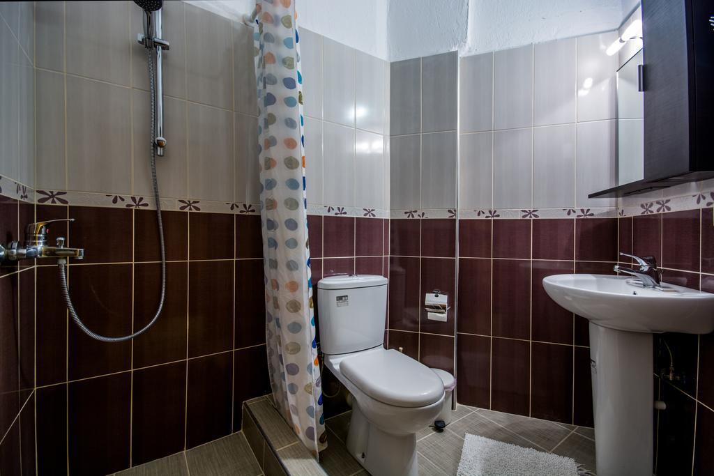 Hotel Stefani Сарті Екстер'єр фото
