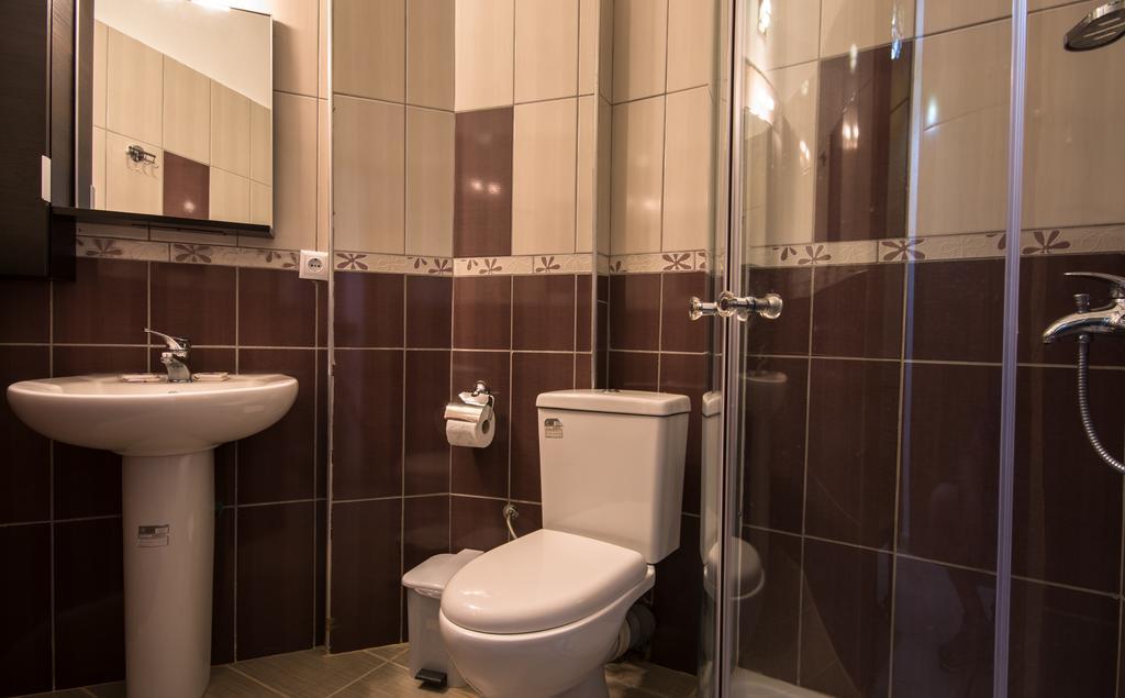 Hotel Stefani Сарті Екстер'єр фото