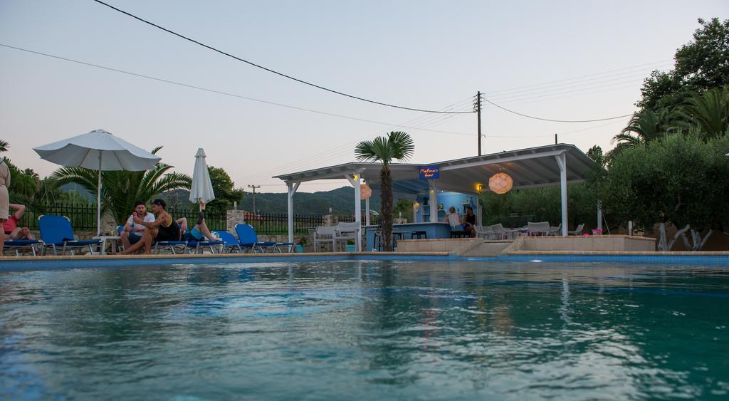 Hotel Stefani Сарті Екстер'єр фото