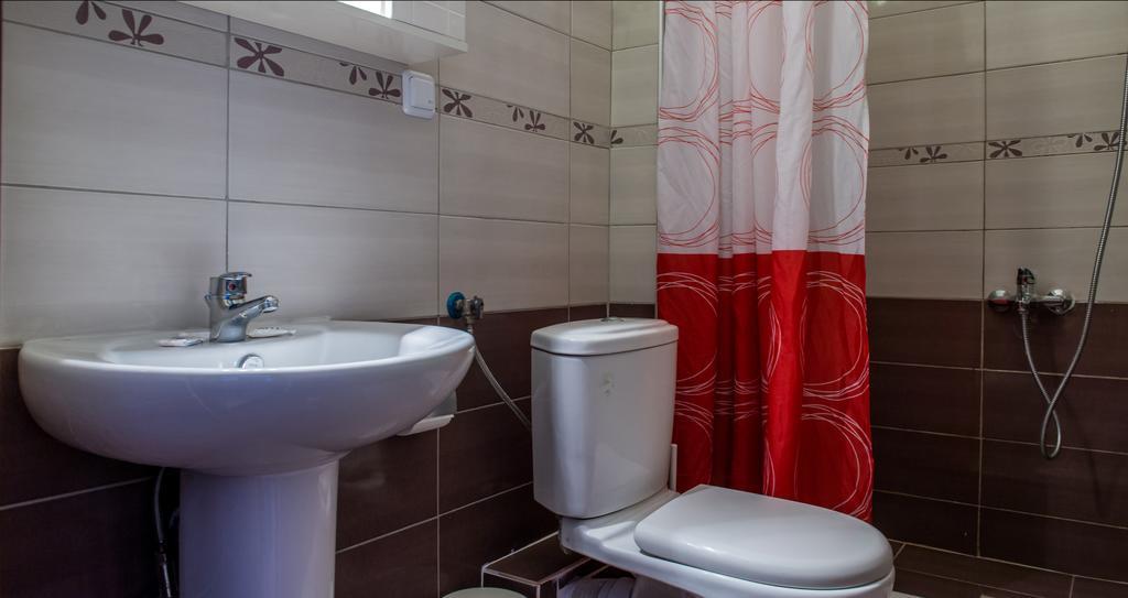 Hotel Stefani Сарті Екстер'єр фото
