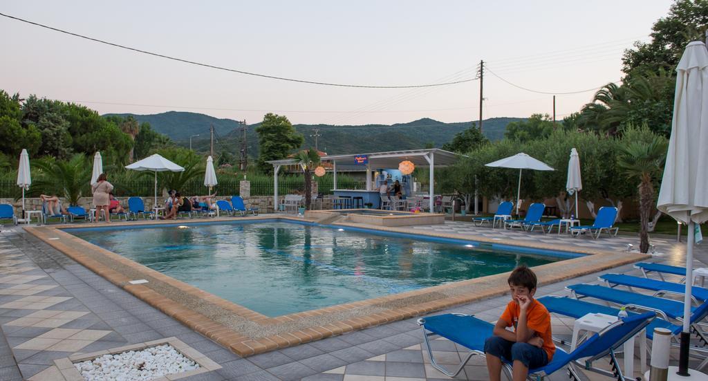 Hotel Stefani Сарті Екстер'єр фото