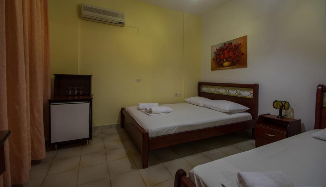 Hotel Stefani Сарті Екстер'єр фото