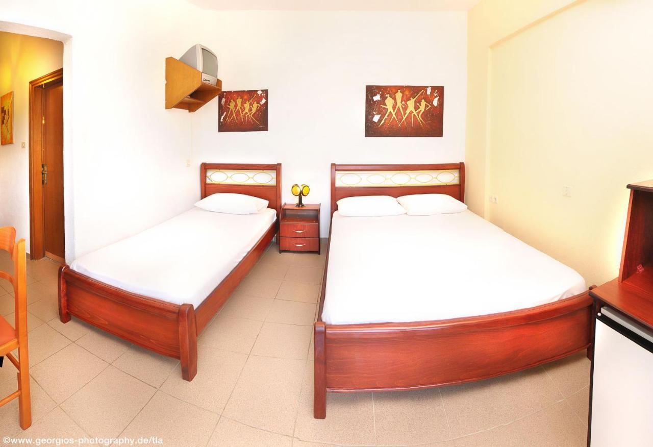 Hotel Stefani Сарті Екстер'єр фото
