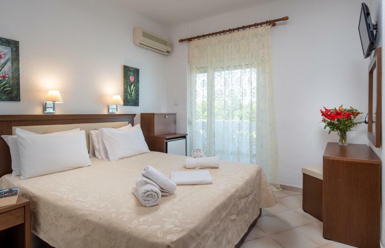 Hotel Stefani Сарті Екстер'єр фото