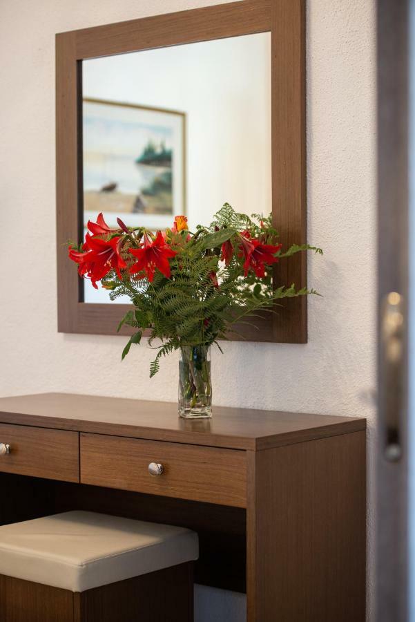 Hotel Stefani Сарті Екстер'єр фото