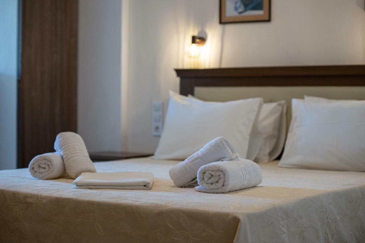 Hotel Stefani Сарті Екстер'єр фото