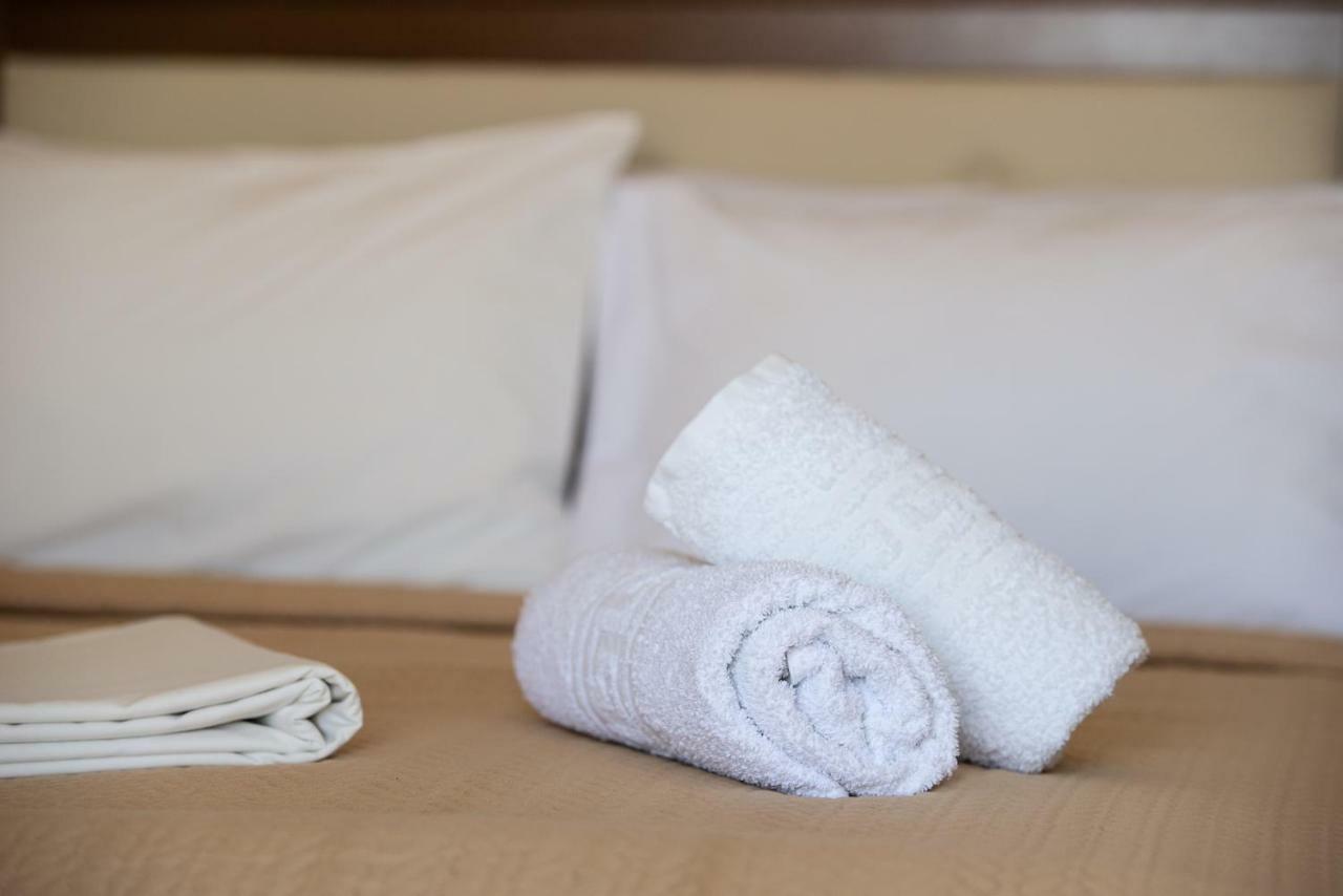 Hotel Stefani Сарті Екстер'єр фото